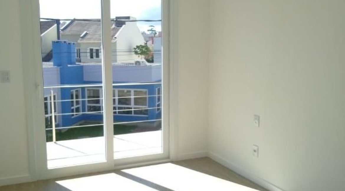 Casa em Condomínio à venda com 140m², 3 dormitórios, 1 suíte, 2 vagas, no bairro Hipica em PORTO ALEGRE