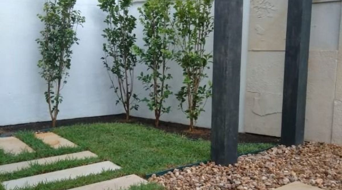 Casa em Condomínio à venda com 140m², 3 dormitórios, 1 suíte, 2 vagas, no bairro Hipica em PORTO ALEGRE