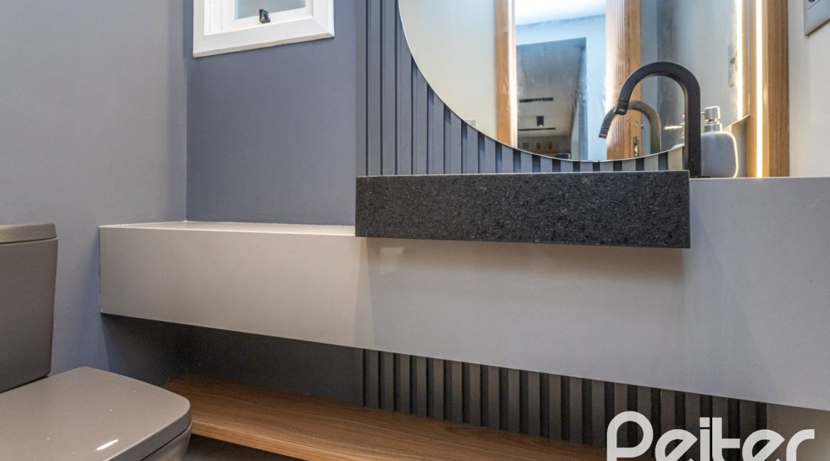 Casa em Condomínio à venda com 242m², 3 dormitórios, 3 suítes, 4 vagas, no bairro Mountain Ville em PORTO ALEGRE