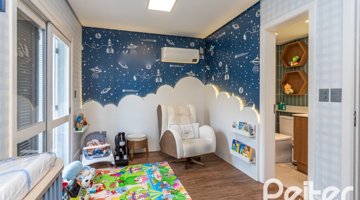 Casa em Condomínio à venda com 242m², 3 dormitórios, 3 suítes, 4 vagas, no bairro Mountain Ville em PORTO ALEGRE