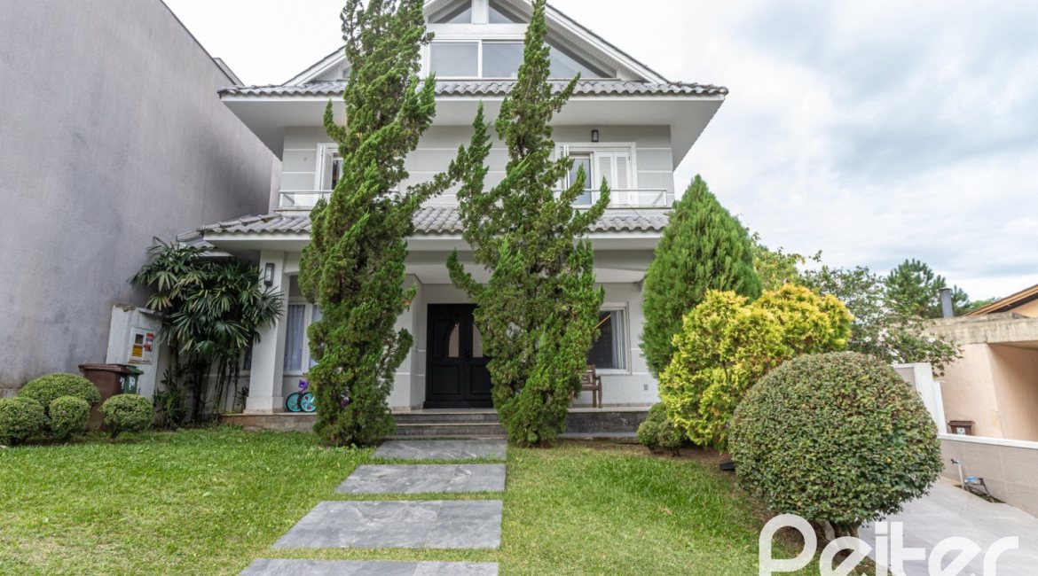 Casa em Condomínio à venda com 242m², 3 dormitórios, 3 suítes, 4 vagas, no bairro Mountain Ville em PORTO ALEGRE