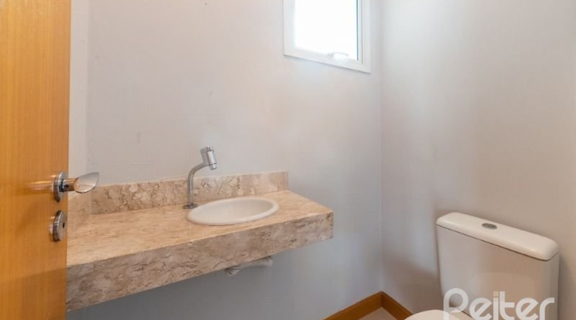 Apartamento à venda com 102m², 3 dormitórios, 1 suíte, 2 vagas, no bairro Tristeza em Porto Alegre