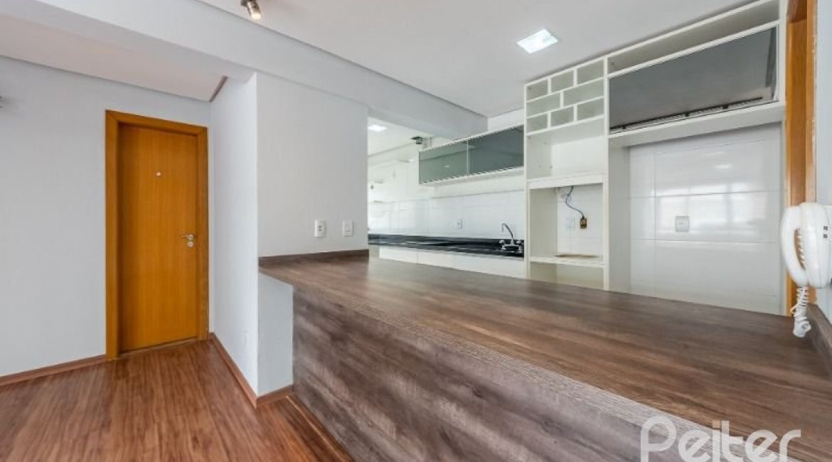 Apartamento à venda com 102m², 3 dormitórios, 1 suíte, 2 vagas, no bairro Tristeza em Porto Alegre