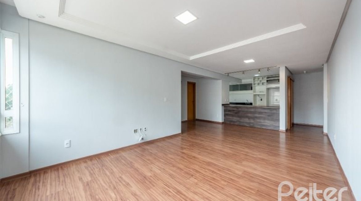 Apartamento à venda com 102m², 3 dormitórios, 1 suíte, 2 vagas, no bairro Tristeza em Porto Alegre