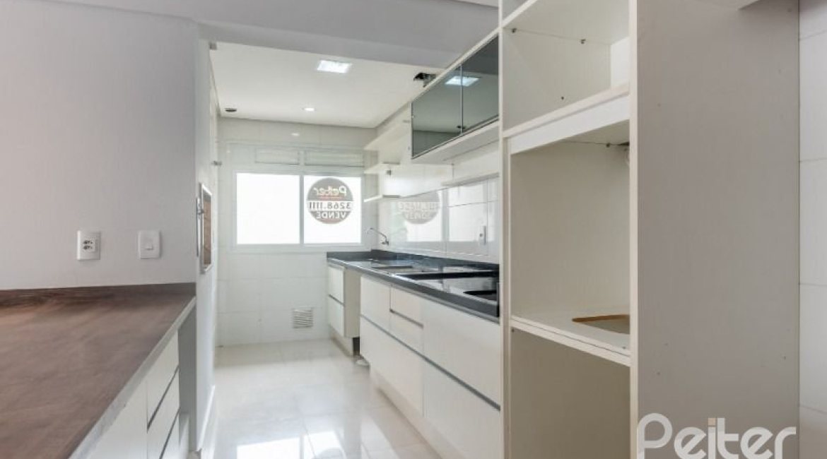 Apartamento à venda com 102m², 3 dormitórios, 1 suíte, 2 vagas, no bairro Tristeza em Porto Alegre