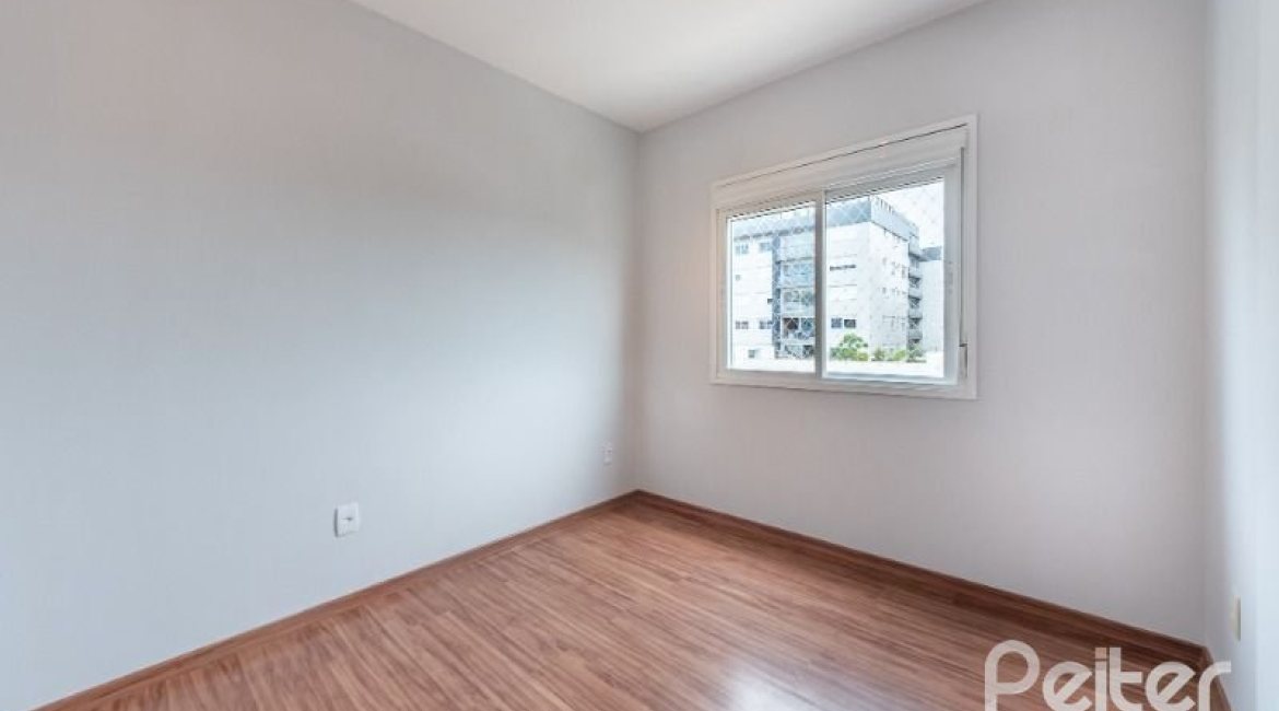 Apartamento à venda com 102m², 3 dormitórios, 1 suíte, 2 vagas, no bairro Tristeza em Porto Alegre