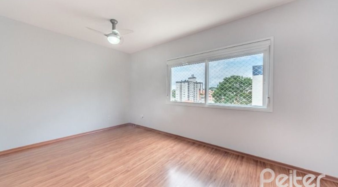 Apartamento à venda com 102m², 3 dormitórios, 1 suíte, 2 vagas, no bairro Tristeza em Porto Alegre