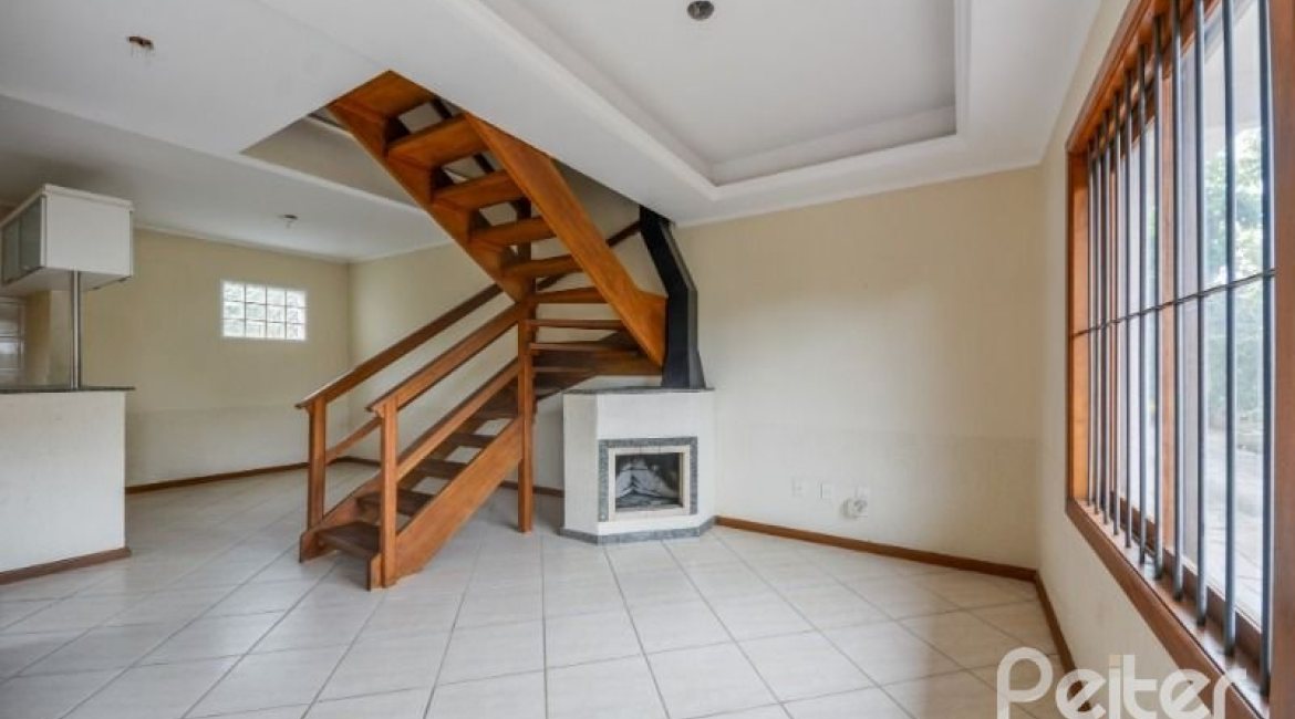 Casa em Condomínio à venda com 168m², 3 dormitórios, 1 suíte, 4 vagas, no bairro Ipanema em Porto Alegre