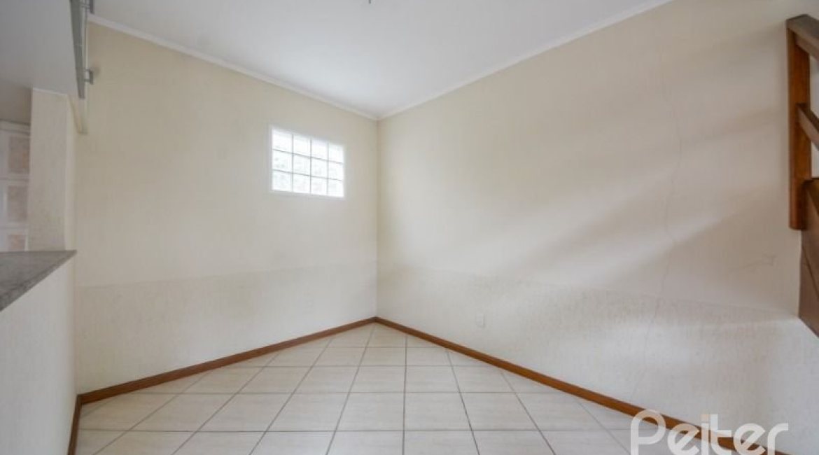 Casa em Condomínio à venda com 168m², 3 dormitórios, 1 suíte, 4 vagas, no bairro Ipanema em Porto Alegre