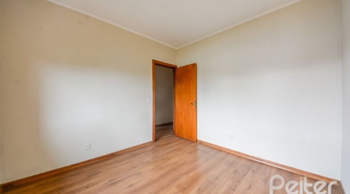 Casa em Condomínio à venda com 168m², 3 dormitórios, 1 suíte, 4 vagas, no bairro Ipanema em Porto Alegre