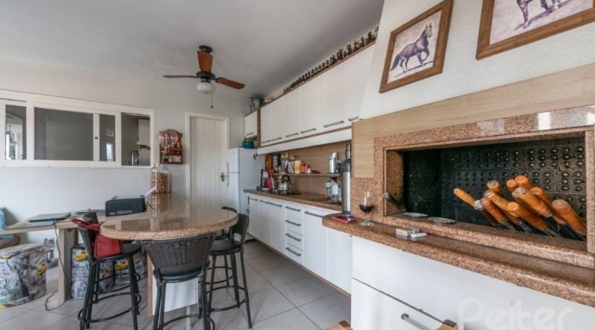 Casa em Condomínio à venda com 178m², 4 dormitórios, 2 suítes, 2 vagas, no bairro Mountain Ville em PORTO ALEGRE