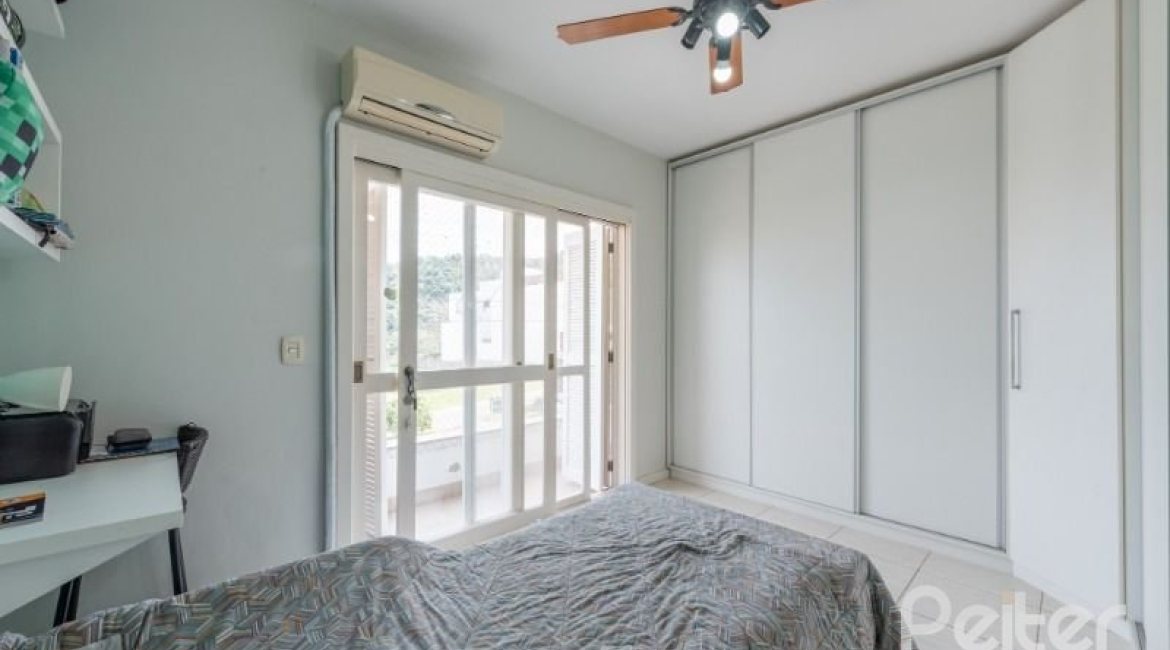 Casa em Condomínio à venda com 178m², 4 dormitórios, 2 suítes, 2 vagas, no bairro Mountain Ville em PORTO ALEGRE