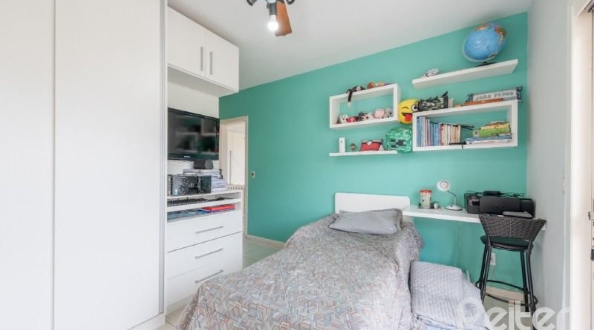 Casa em Condomínio à venda com 178m², 4 dormitórios, 2 suítes, 2 vagas, no bairro Mountain Ville em PORTO ALEGRE