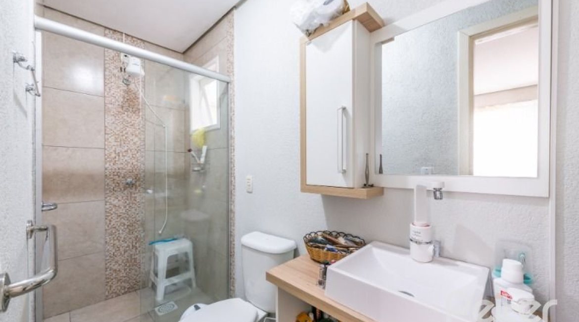 Casa em Condomínio à venda com 178m², 4 dormitórios, 2 suítes, 2 vagas, no bairro Mountain Ville em PORTO ALEGRE