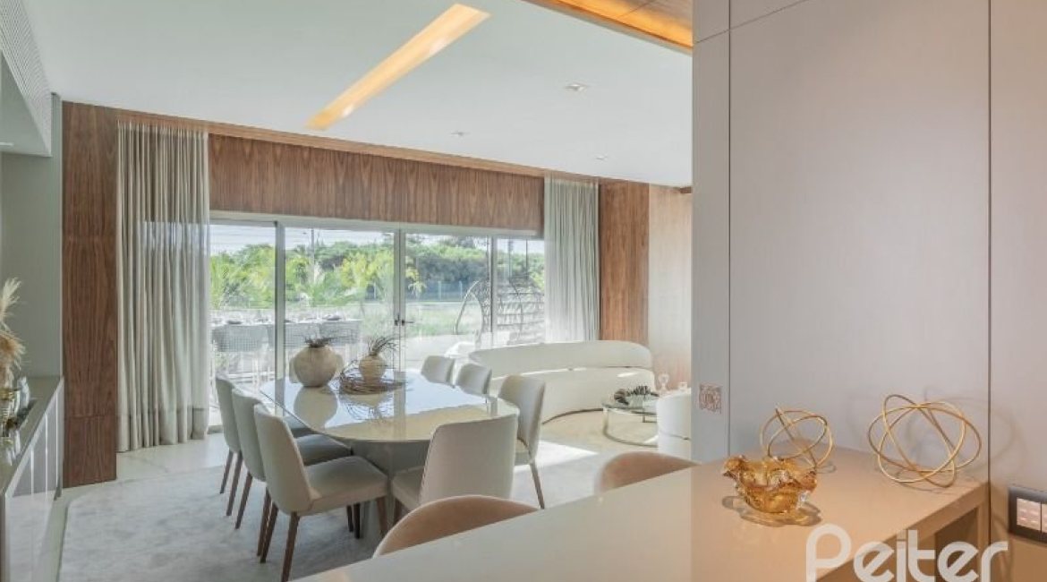 Apartamento à venda com 543m², 4 dormitórios, 4 suítes, 5 vagas, no bairro Golden Lake em Porto Alegre