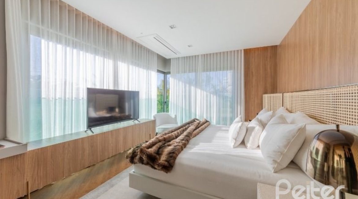 Apartamento à venda com 365m², 4 dormitórios, 4 suítes, 4 vagas, no bairro Golden Lake em Porto Alegre