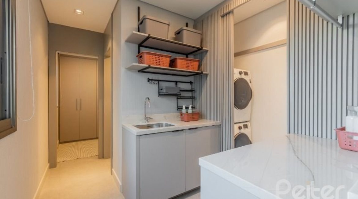 Apartamento à venda com 365m², 4 dormitórios, 4 suítes, 4 vagas, no bairro Golden Lake em Porto Alegre