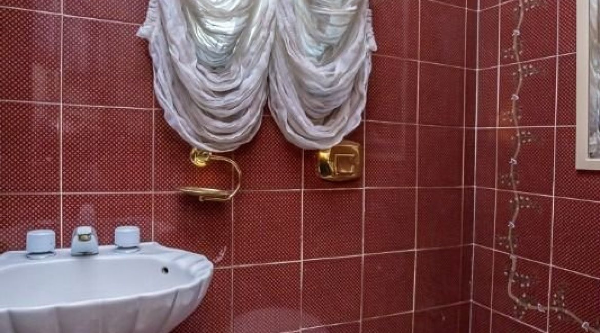 Casa à venda com 400m², 4 dormitórios, 2 suítes, 4 vagas, no bairro Vila Assunção em Porto Alegre