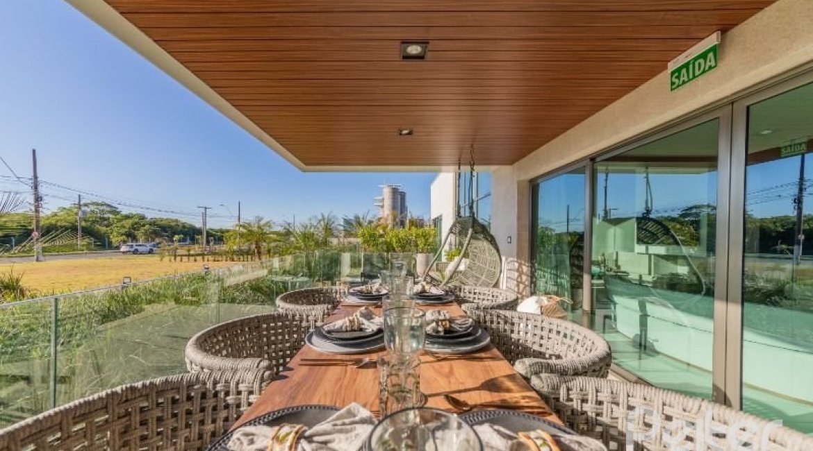 Apartamento à venda com 299m², 4 dormitórios, 4 suítes, 3 vagas, no bairro Golden Lake em Porto Alegre