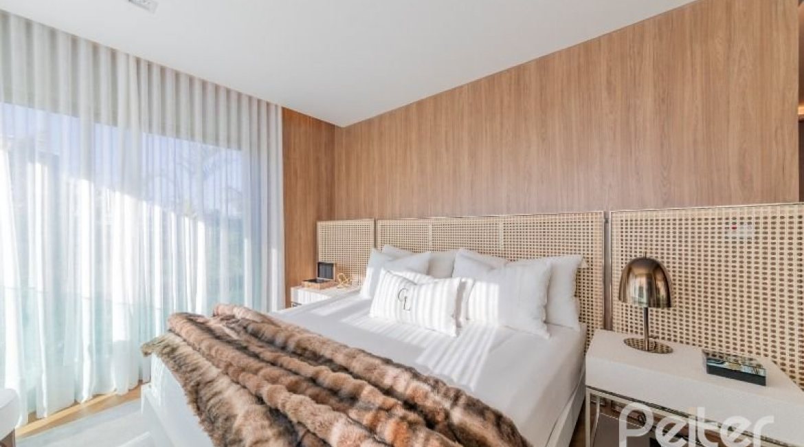 Apartamento à venda com 350m², 4 dormitórios, 4 suítes, 3 vagas, no bairro Golden Lake em Porto Alegre