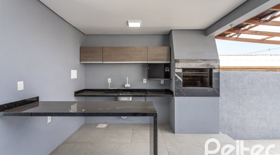 Casa à venda com 186m², 3 dormitórios, 3 suítes, 2 vagas, no bairro Espírito Santo em Porto Alegre