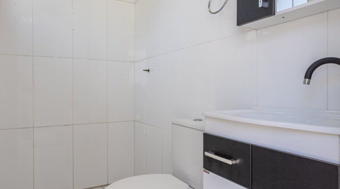 Casa à venda com 186m², 3 dormitórios, 3 suítes, 2 vagas, no bairro Espírito Santo em Porto Alegre