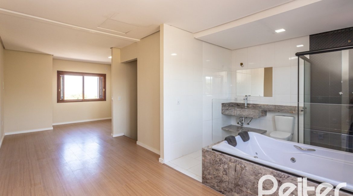 Casa à venda com 186m², 3 dormitórios, 3 suítes, 2 vagas, no bairro Espírito Santo em Porto Alegre