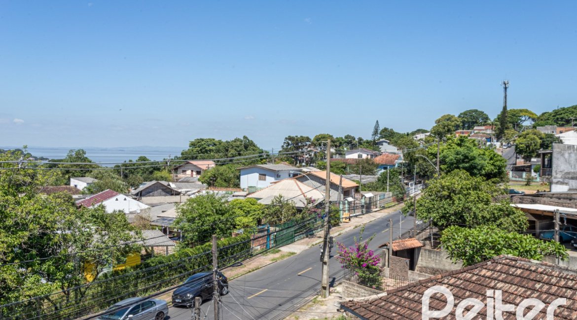 Casa à venda com 186m², 3 dormitórios, 3 suítes, 2 vagas, no bairro Espírito Santo em Porto Alegre