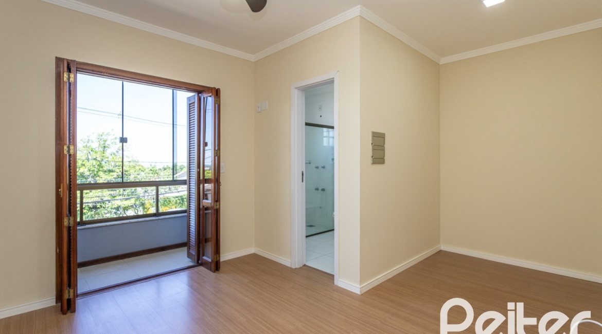 Casa à venda com 186m², 3 dormitórios, 3 suítes, 2 vagas, no bairro Espírito Santo em Porto Alegre