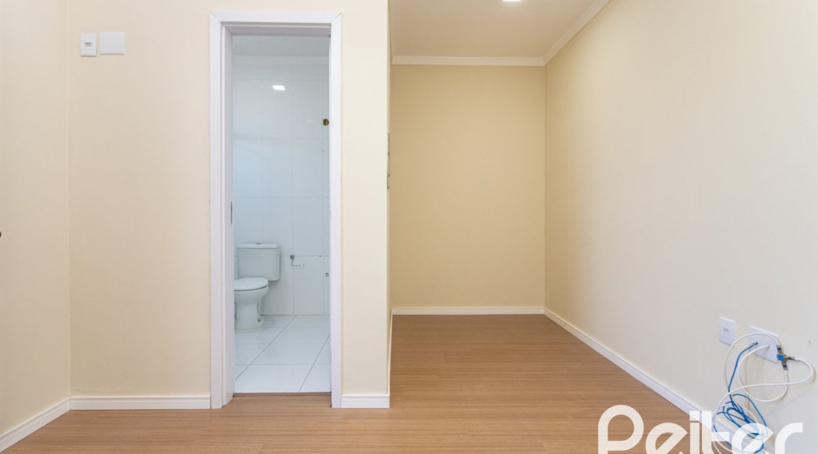 Casa à venda com 186m², 3 dormitórios, 3 suítes, 2 vagas, no bairro Espírito Santo em Porto Alegre