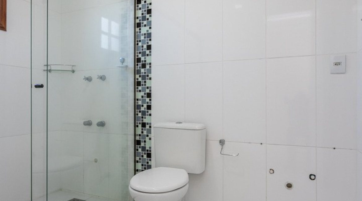 Casa à venda com 186m², 3 dormitórios, 3 suítes, 2 vagas, no bairro Espírito Santo em Porto Alegre