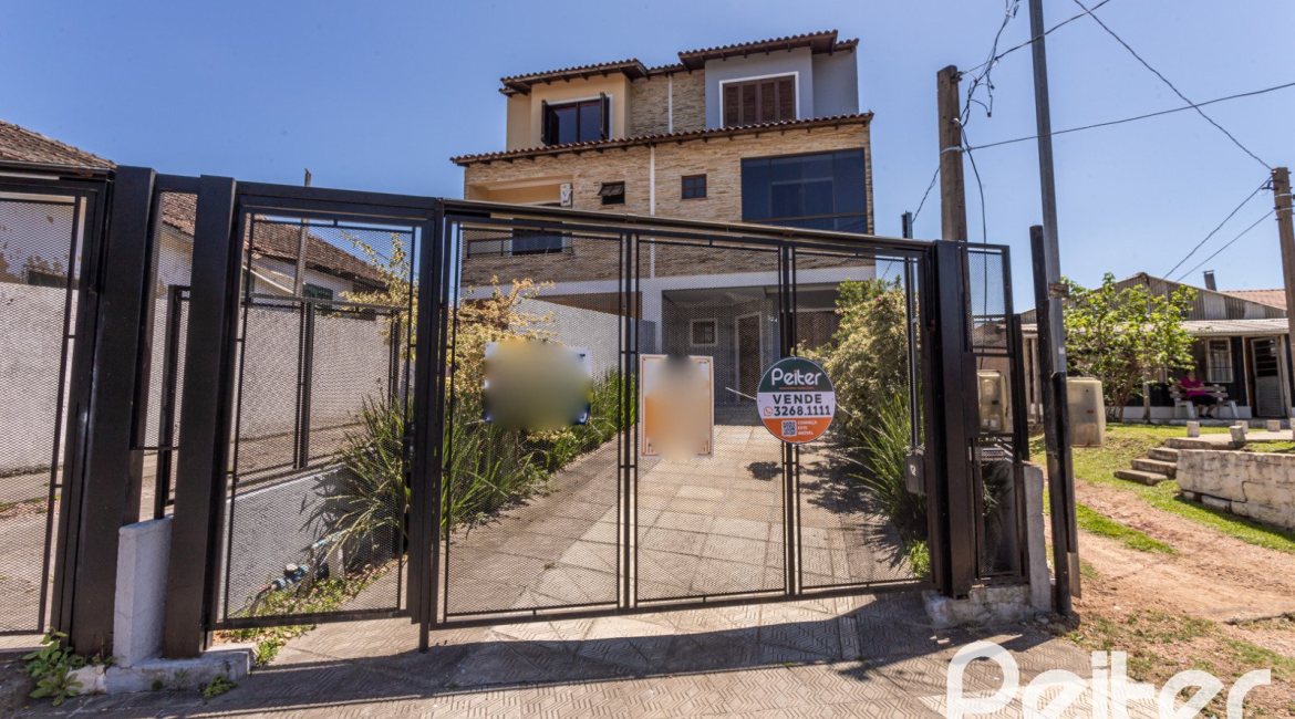 Casa à venda com 186m², 3 dormitórios, 3 suítes, 2 vagas, no bairro Espírito Santo em Porto Alegre