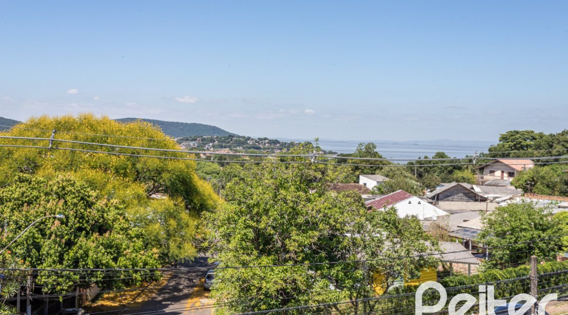Casa à venda com 186m², 3 dormitórios, 3 suítes, 2 vagas, no bairro Espírito Santo em Porto Alegre