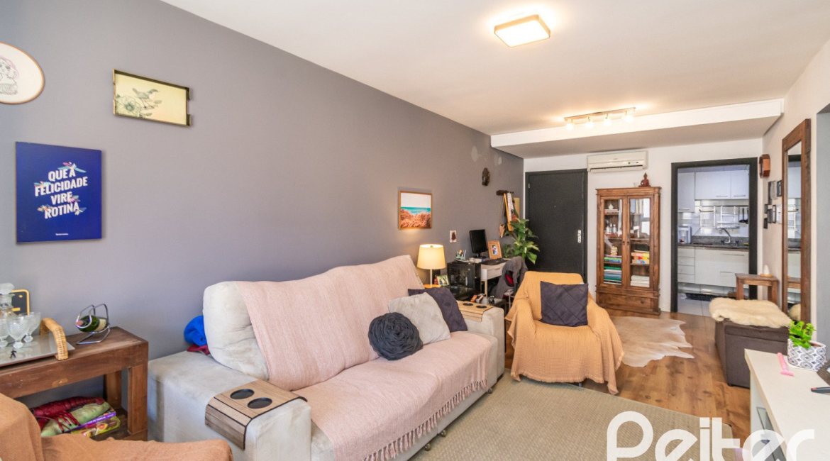 Apartamento à venda com 82m², 2 dormitórios, 1 suíte, 2 vagas, no bairro Ipanema em Porto Alegre