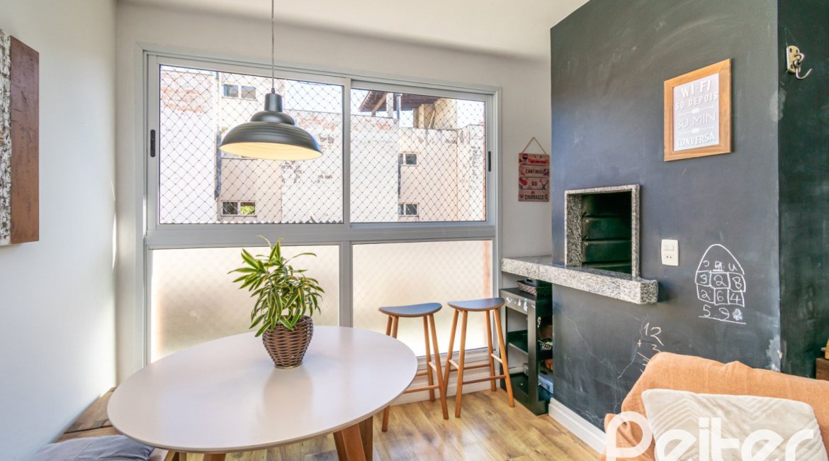 Apartamento à venda com 82m², 2 dormitórios, 1 suíte, 2 vagas, no bairro Ipanema em Porto Alegre