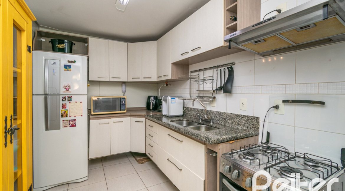 Apartamento à venda com 82m², 2 dormitórios, 1 suíte, 2 vagas, no bairro Ipanema em Porto Alegre
