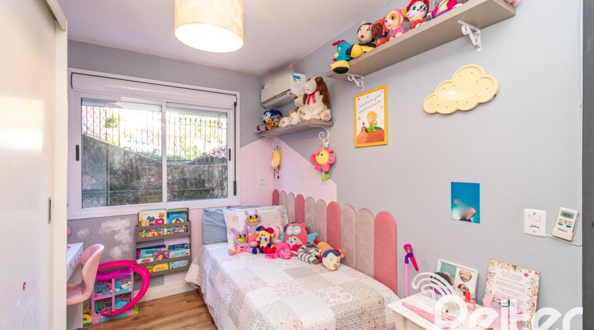 Apartamento à venda com 82m², 2 dormitórios, 1 suíte, 2 vagas, no bairro Ipanema em Porto Alegre