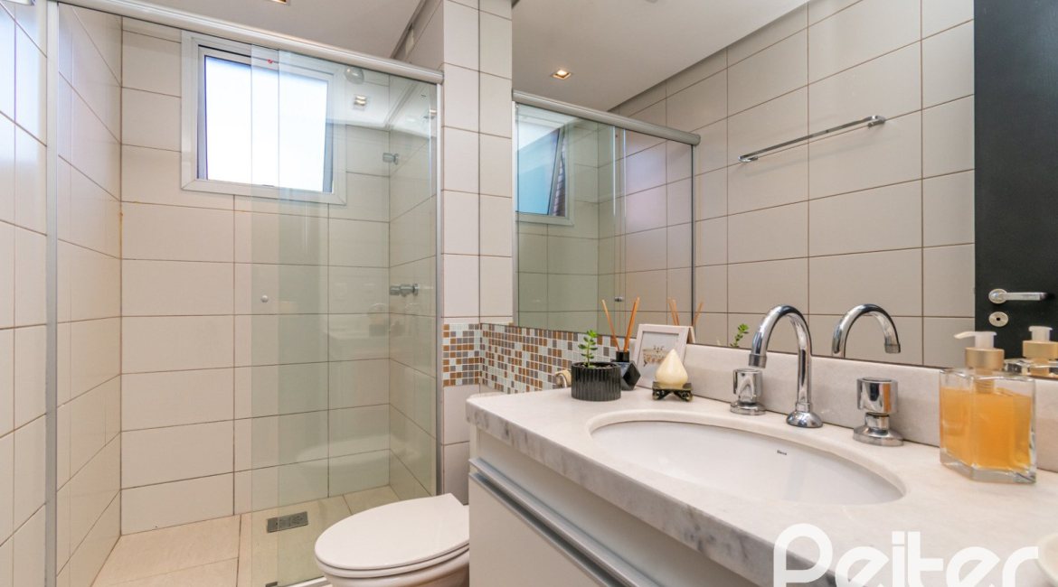 Apartamento à venda com 82m², 2 dormitórios, 1 suíte, 2 vagas, no bairro Ipanema em Porto Alegre