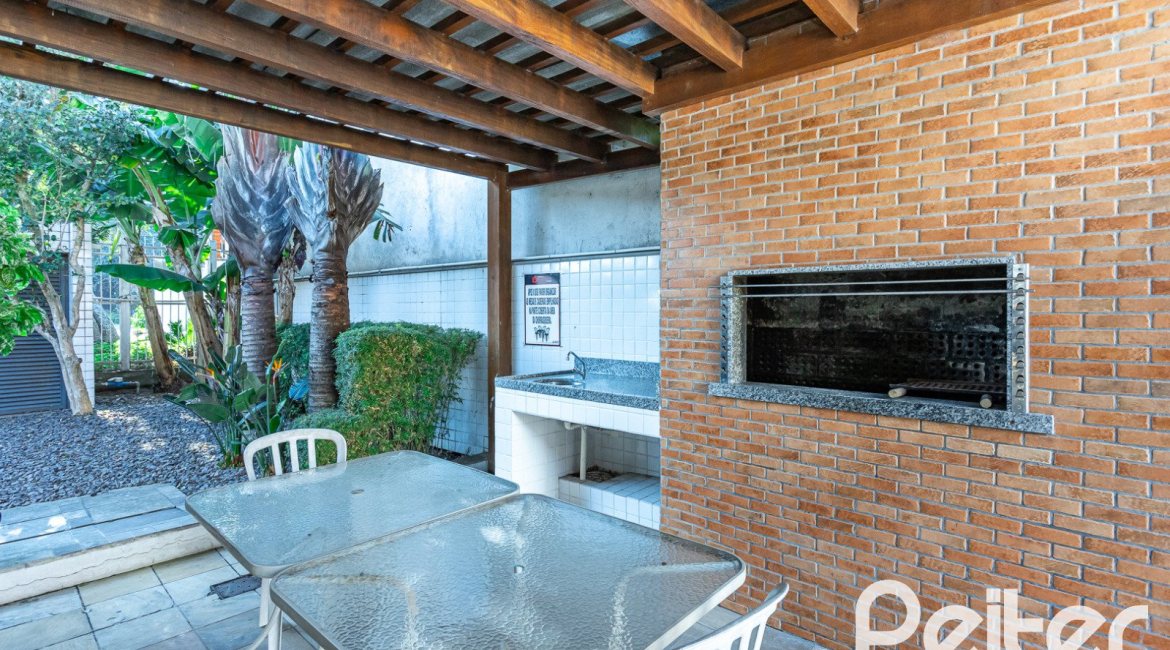 Apartamento à venda com 82m², 2 dormitórios, 1 suíte, 2 vagas, no bairro Ipanema em Porto Alegre