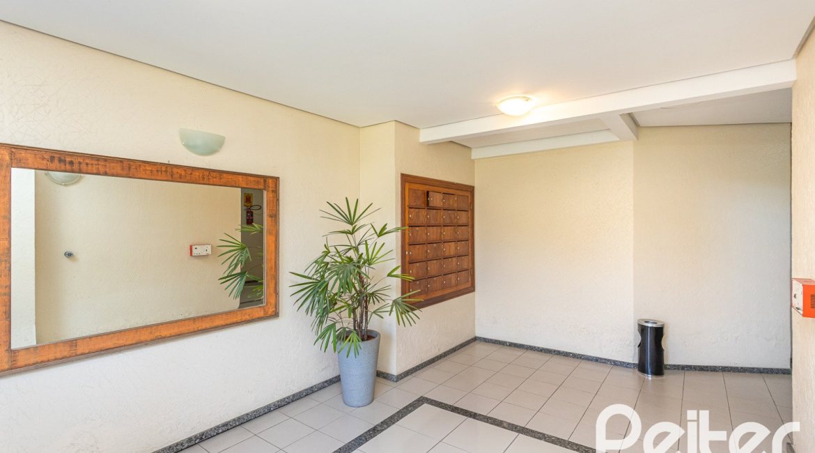 Apartamento à venda com 109m², 3 dormitórios, 1 suíte, 2 vagas, no bairro Tristeza em PORTO ALEGRE