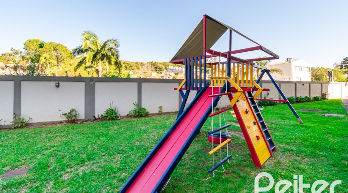 Apartamento à venda com 109m², 3 dormitórios, 1 suíte, 2 vagas, no bairro Tristeza em PORTO ALEGRE