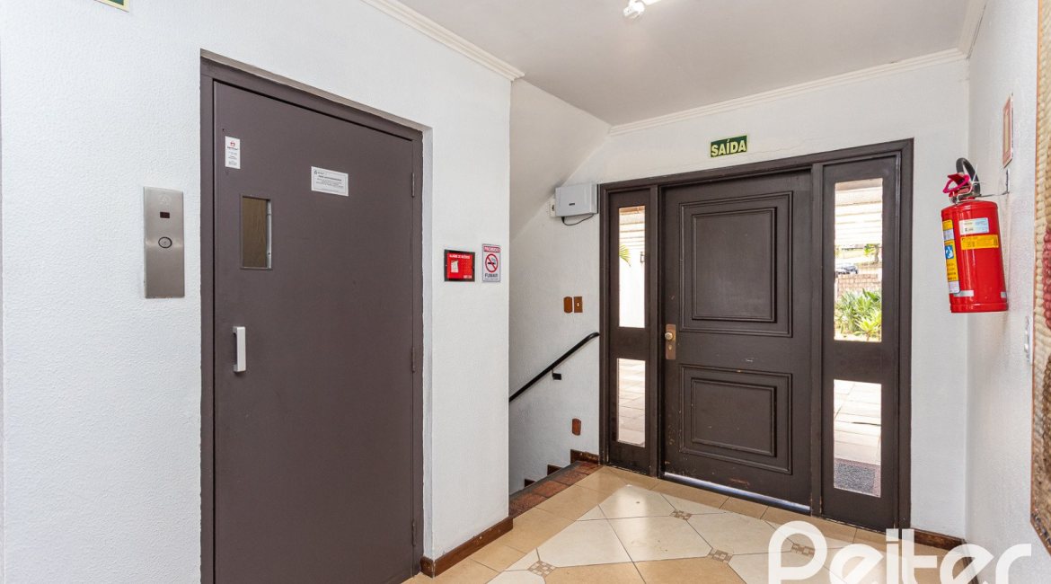 Apartamento à venda com 157m², 3 dormitórios, 1 suíte, 2 vagas, no bairro Tristeza em PORTO ALEGRE