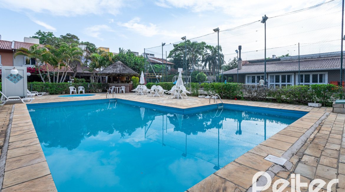 Casa em Condomínio à venda com 245m², 3 dormitórios, 1 suíte, 2 vagas, no bairro Tristeza em PORTO ALEGRE