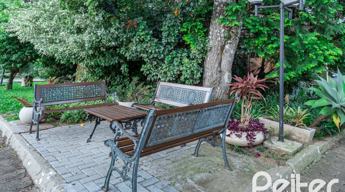 Casa em Condomínio à venda com 245m², 3 dormitórios, 1 suíte, 2 vagas, no bairro Tristeza em PORTO ALEGRE