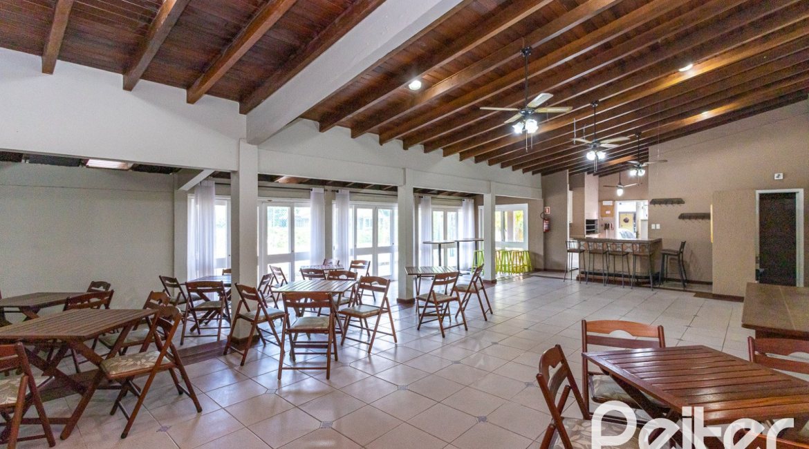 Casa em Condomínio à venda com 245m², 3 dormitórios, 1 suíte, 2 vagas, no bairro Tristeza em PORTO ALEGRE