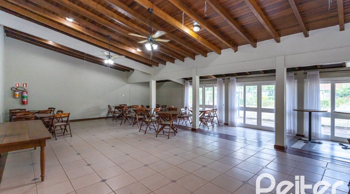 Casa em Condomínio à venda com 245m², 3 dormitórios, 1 suíte, 2 vagas, no bairro Tristeza em PORTO ALEGRE