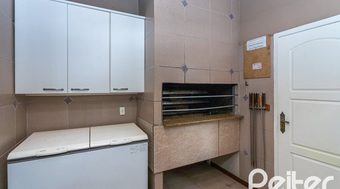 Casa em Condomínio à venda com 245m², 3 dormitórios, 1 suíte, 2 vagas, no bairro Tristeza em PORTO ALEGRE