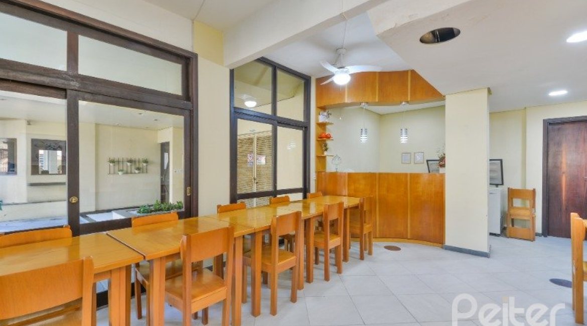 Apartamento à venda com 95m², 3 dormitórios, 1 suíte, 2 vagas, no bairro Tristeza em PORTO ALEGRE