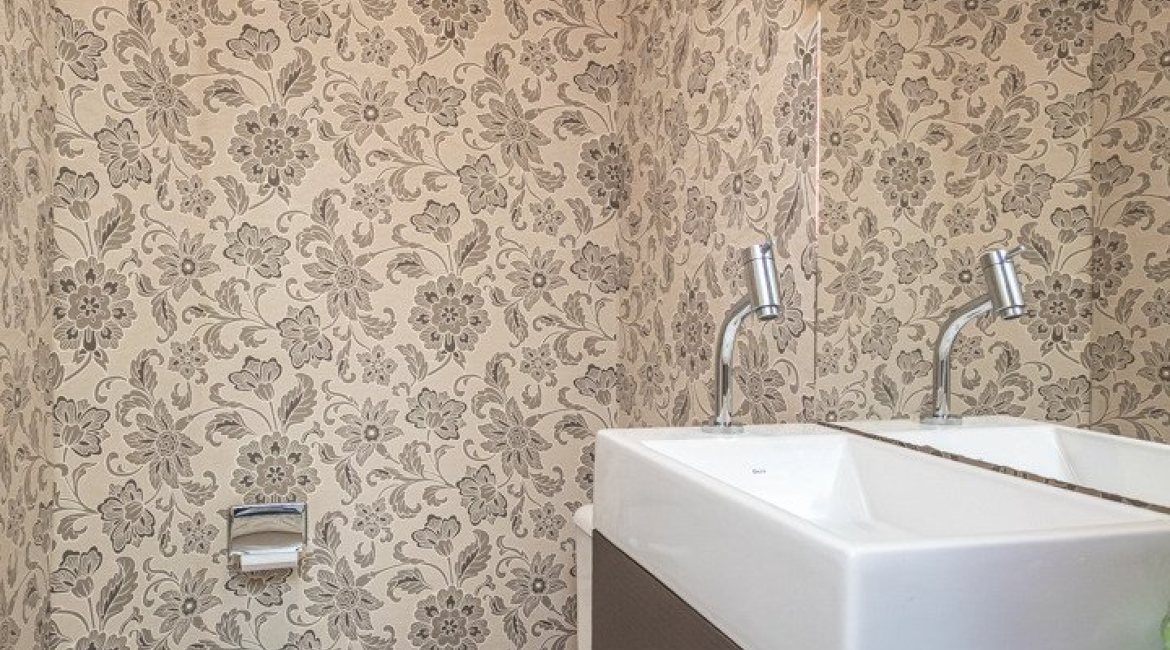 Casa à venda com 272m², 3 dormitórios, 1 suíte, 4 vagas, no bairro Tristeza em Porto Alegre