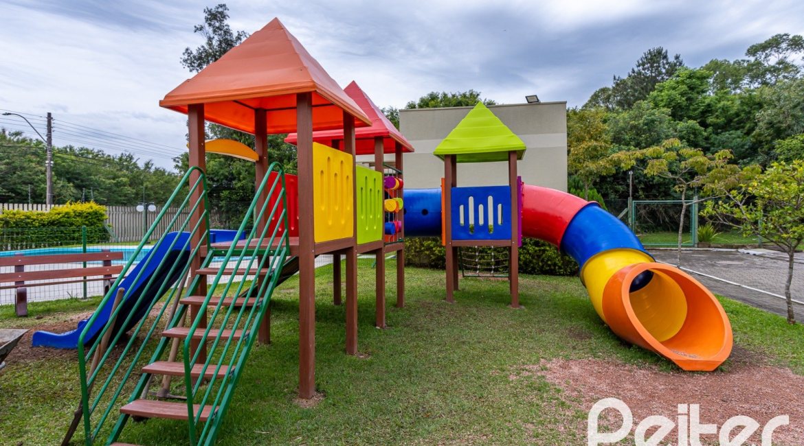 Casa em Condomínio à venda com 108m², 3 dormitórios, 2 suítes, 2 vagas, no bairro Hípica em PORTO ALEGRE